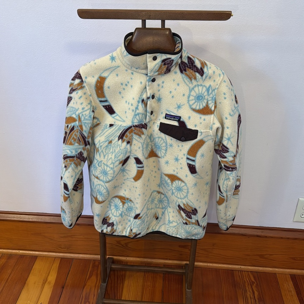 Patagonia Synchilla Owl Beige Size Medium 1/4 snap pullover - Picture 2 of 4